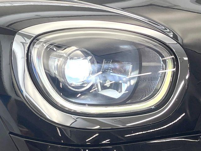 ��LED�w�b�h���C�g:��ԑ��s�����ǍD�Ȏ��E���m�ۂ����S���ĉ^�]�ł��鍂�P�xLED�w�b�h���C�g�𑕔�!�_�����x�������A����d�͂��}�����Ă��܂��B