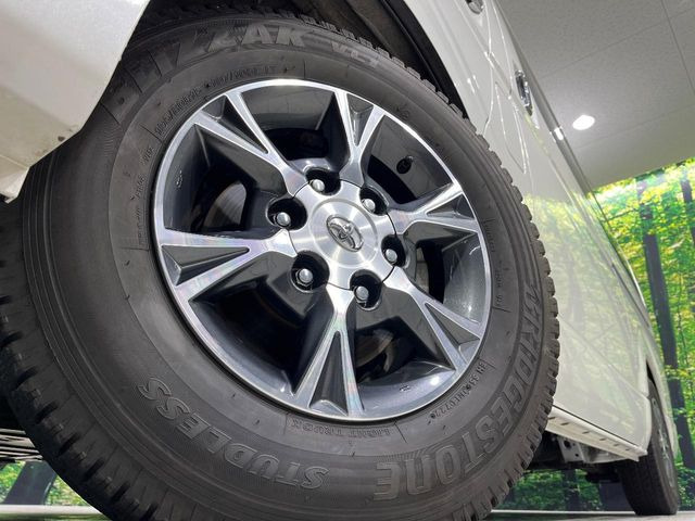 �y����15�C���`�A���~�z�C�[���z�O�ςɃ}�b�`���������A���~�z�C�[���𑕒����Ă���܂��B�e��ЊO�A���~�z�C�[����A�X�^�b�h���X�^�C�����戵�����Ă���܂��B���񂲑��k����������