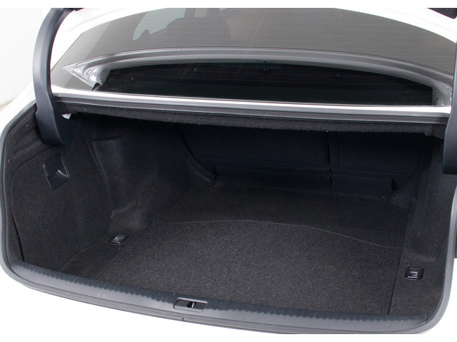 �g�����N�������Ǝv���Ă���܂���?���ۂ͑�e�ʃg�����N�ł�!���s���̒������h���C�u�����K�ł�!�܂��A�����t���X�y�[�X���������Ă���܂��̂ŁA��Ԃł��A�J�ł���̓������Ă�����育�������܂��B