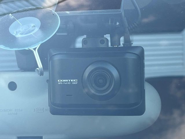 �y�h���C�u���R�[�_�[�z���S�E���S�ȃJ�[���C�t�ɕK�{�̃h���C�u���R�[�_�[�𑕔�!���s���͂������A������^�]�⎖�̂ɑ��������ۂ̏󋵂��f���ŋL�^���A����̃��X�N�ɔ����܂��B