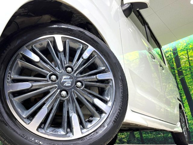 �y����15�C���`�A���~�z�C�[���z�O�ςɃ}�b�`���������A���~�z�C�[���𑕒����Ă���܂��B�e��ЊO�A���~�z�C�[����A�X�^�b�h���X�^�C�����戵�����Ă���܂��B���񂲑��k����������