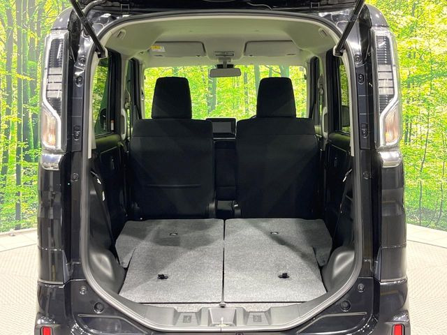 ���i�̂���������ʋ΁A���}���ɏ\���ȉ׎��X�y�[�X���m�ۂ��Ă���܂��B�Z�J���h�V�[�g��|���ƁA�傫�ȉו��̐ύڂ��\�ł���