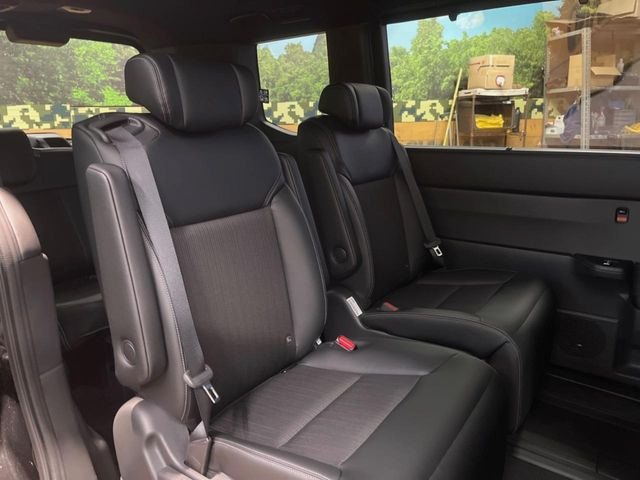 ���i���ȃI���W�i���t���A�}�b�g���I�v�V�����ɂĂ��p�ӂ��Ă���܂��B���D���ȃf�U�C����J���[�����Ԃɍ��킹�đI��ł����������Ƃ��ł��܂���