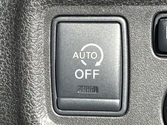 �y�A�C�h�����O�X�g�b�v�z�ԐM����a�؂Œ�Ԃ����ۂɃG���W�����~���A���ʂȔR���̏����}���܂��B�R��������ی�ɂȂ���@�\��G���W���̓u���[�L�𗣂��΍Ďn�����܂��B