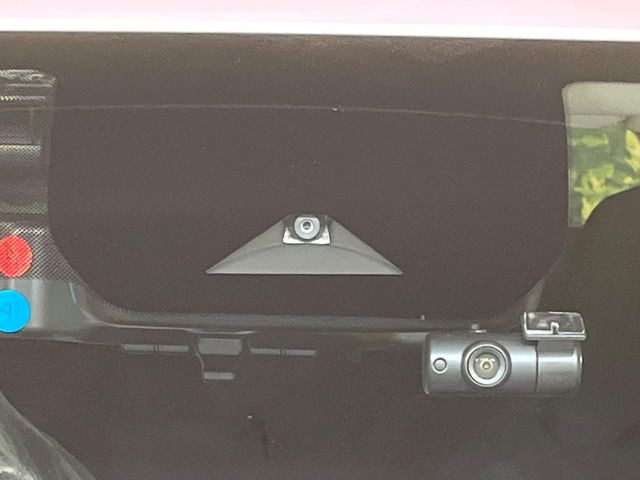 �y�G�}�[�W�F���V�[�u���[�L�z���s���ɑO���̎ԗ�����F�����A�Փ˂������Ȏ��͌x��ƃu���[�L�ŏՓˉ���Ɣ�Q�y�����A�V�X�g�B�����S�Ƀh���C�u�����y���݂��������܂��B