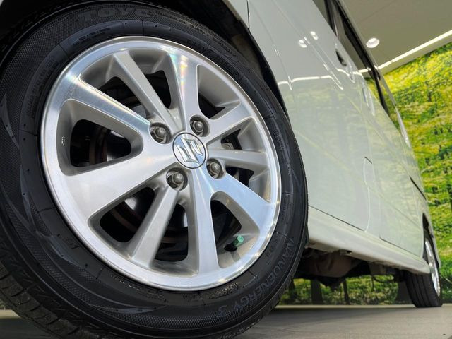 �y����14�C���`�A���~�z�C�[���z�O�ςɃ}�b�`���������A���~�z�C�[���𑕒����Ă���܂��B�e��ЊO�A���~�z�C�[����A�X�^�b�h���X�^�C�����戵�����Ă���܂��B���񂲑��k����������