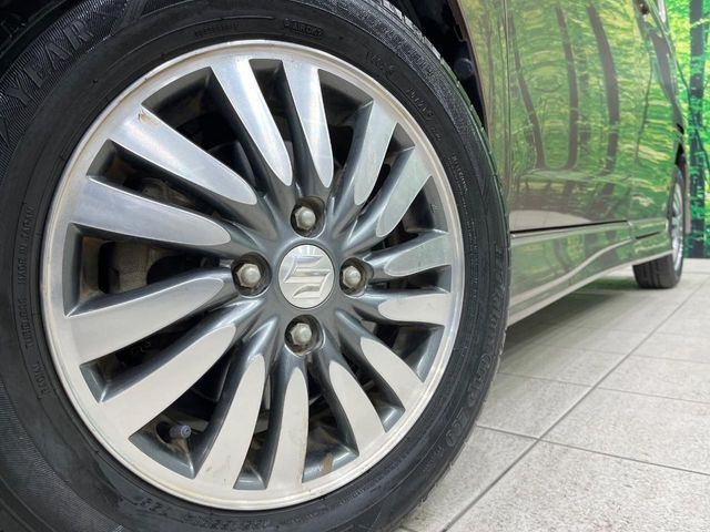 �y�����A���~�z�C�[���z�O�ςɃ}�b�`���������A���~�z�C�[���𑕒����Ă���܂��B�e��ЊO�A���~�z�C�[����A�X�^�b�h���X�^�C�����戵�����Ă���܂��B���񂲑��k����������