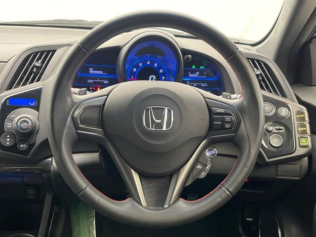 �y�����v�����X�e�A�����O�z�㎿�Ȋv���g�p���邱�ƂŁA��ɂ����������݂ƂĂ��^�]���₷���n���h���ł���