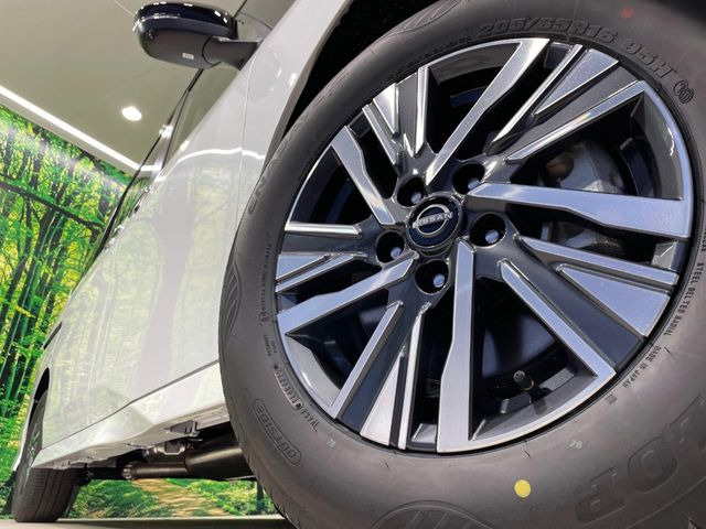 �y����16�C���`�A���~�z�C�[���z�O�ςɃ}�b�`���������A���~�z�C�[���𑕒����Ă���܂��B�e��ЊO�A���~�z�C�[����A�X�^�b�h���X�^�C�����戵�����Ă���܂��B���񂲑��k����������