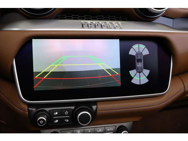 �O��p�[�N�Z���T�[�ƃo�b�N�J�����𑕔��B���Ԏ������S�̎��E�Ƒ��쐫��񋟂��A�D��ň��S�ȃJ�[���C�t�����y���݂��������܂��B