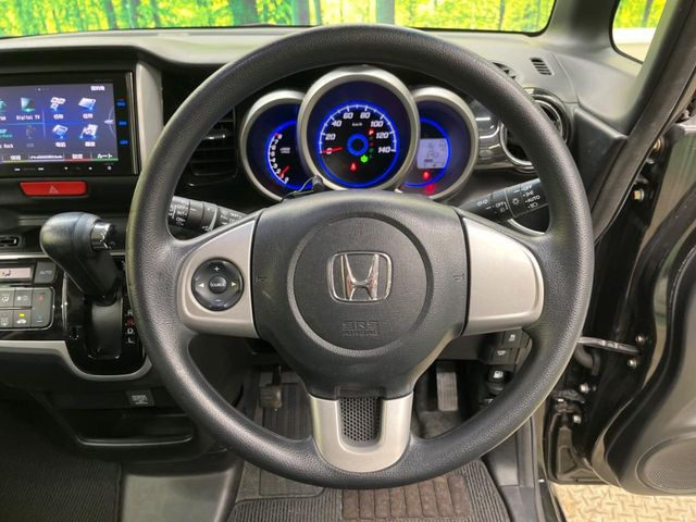 �y�V�e�B�u���[�L�A�N�e�B�u�V�X�e���z�ᑬ���s���ɑO���̎ԗ�����F�����A�Փ˂������Ȏ��͌x��ƃu���[�L�ŏՓˉ���Ɣ�Q�y�����A�V�X�g�B�����S�Ƀh���C�u�����y���݂��������܂��B