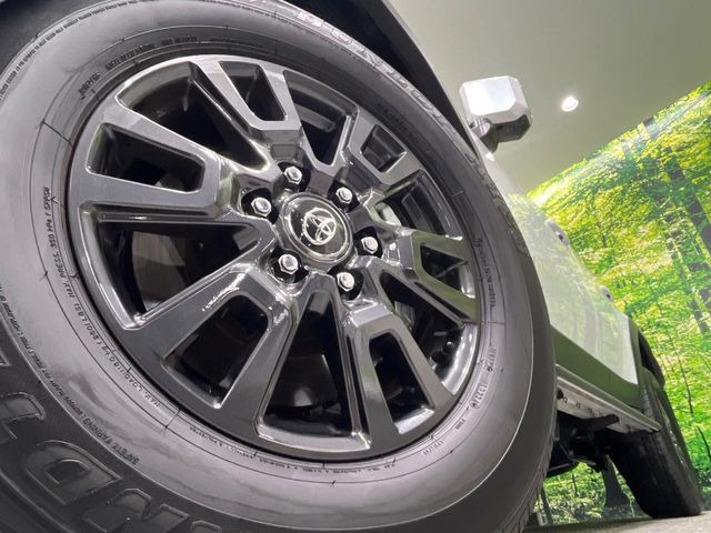 �y����18�C���`�A���~�z�C�[���z�O�ςɃ}�b�`���������A���~�z�C�[���𑕒����Ă���܂��B�e��ЊO�A���~�z�C�[����A�X�^�b�h���X�^�C�����戵�����Ă���܂��B���񂲑��k����������