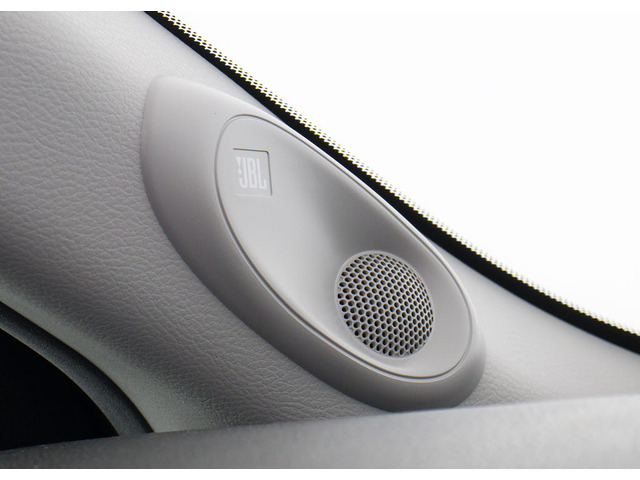 JBL�T�E���h�V�X�e��!�l�������ꂽ�X�s�[�J�[�ʒu!�K���X���ˉ��̉e�����ɗ͏��Ȃ����A���S�ȂŃX�e�[�W�̍L��������n��!���܂��܂ȉ��y���A�\��L���ɐ��������Ƒt�ł��܂�!