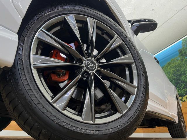 �y����20�C���`�A���~�z�C�[���z�O�ςɃ}�b�`���������A���~�z�C�[���𑕒����Ă���܂��B�e��ЊO�A���~�z�C�[����A�X�^�b�h���X�^�C�����戵�����Ă���܂��B���񂲑��k����������