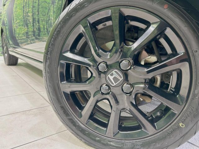 �y����15�C���`�A���~�z�C�[���z�O�ςɃ}�b�`���������A���~�z�C�[���𑕒����Ă���܂��B�e��ЊO�A���~�z�C�[����A�X�^�b�h���X�^�C�����戵�����Ă���܂��B���񂲑��k����������