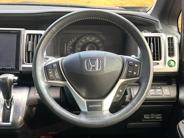 �y�����v�����X�e�A�����O�z�㎿�Ȋv���g�p���邱�ƂŁA��ɂ����������݂ƂĂ��^�]���₷���n���h���ł���