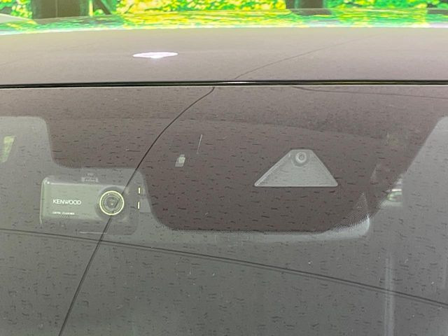 �y�X�}�[�g�V�e�B�u���[�L�T�|�[�g�z�ᑬ���s���ɑO���̎ԗ�����F�����A�Փ˂������Ȏ��͌x��ƃu���[�L�ŏՓˉ���Ɣ�Q�y�����A�V�X�g�B�����S�Ƀh���C�u�����y���݂��������܂��B