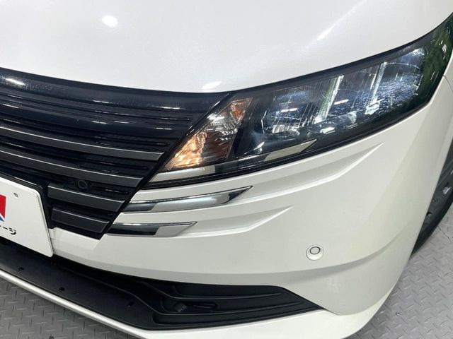 �yLED�w�b�h���C�g�z���V����ԑ��s�����ǍD�Ȏ��E���m�ۂ����S���ĉ^�]�ł��鍂�P�xLED�w�b�h���C�g�𑕔�!�_�����x�������A����d�͂��}�����Ă��܂��B