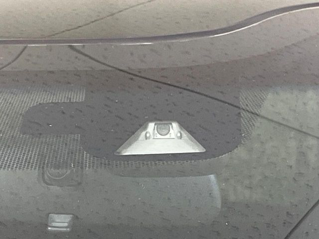 �y�z���_�Z���V���O�z���s���ɑO���̎ԗ�����F�����A�Փ˂������Ȏ��͌x��ƃu���[�L�ŏՓˉ���Ɣ�Q�y�����A�V�X�g�B�����S�Ƀh���C�u�����y���݂��������܂��B