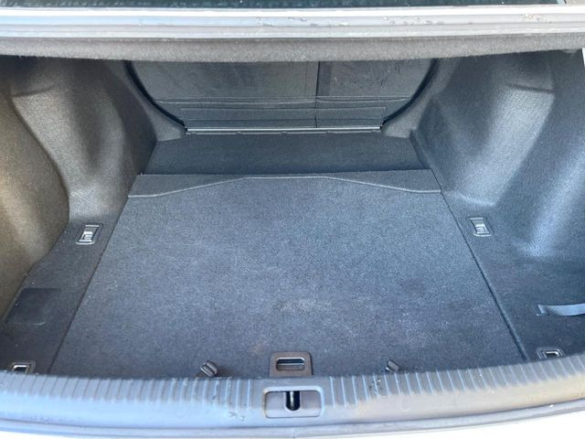 ���i�̂���������ʋ΁A���}���ɏ\���ȉ׎��X�y�[�X���m�ۂ��Ă���܂��B