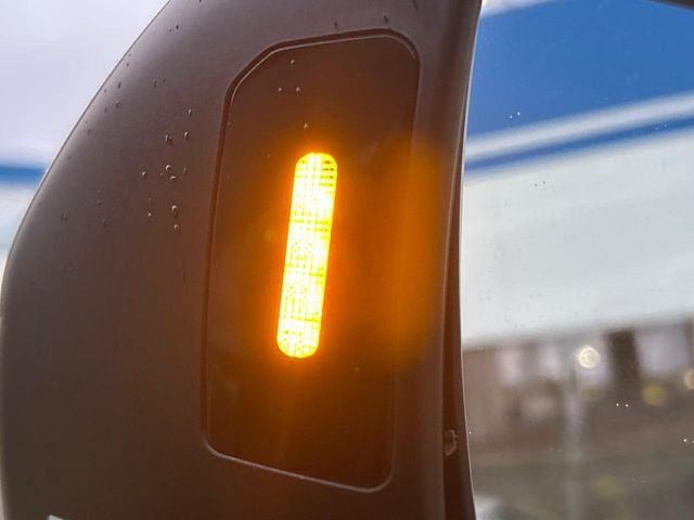 �y�����r�[�N���f�B�e�B�N�V�����z���s���A�h�A�~���[�̎��p�ɂȂ�₷���ӏ��Ɍ㑱�Ԃ��ڋ߂���ƃT�C�h�~���[�t�߂Ɍx����\���A�h���C�o�[�ɒ��ӊ��N�ƁA����̍ۂ̓n���h��������A�V�X�g�����܂��B