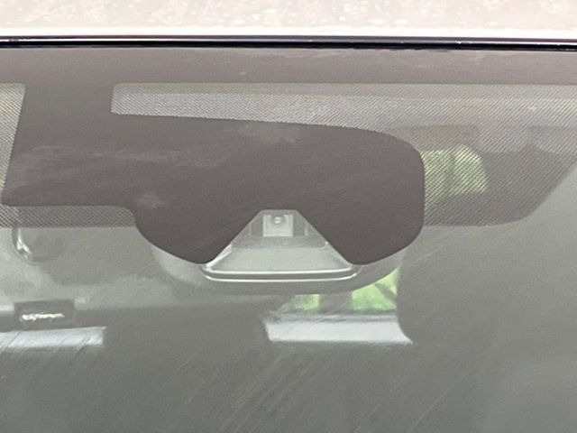 �y�C���e���W�F���g�G�}�[�W�F���V�[�u���[�L�z�t�����g�J�����őO���̎ԗ�����s�҂����m�B�Փ˂������Ȏ��͏Փ˔�Q�y���u���[�L���쓮�A�Փˉ�����T�|�[�g�B�����S�Ƀh���C�u�����y���݂��������܂��B