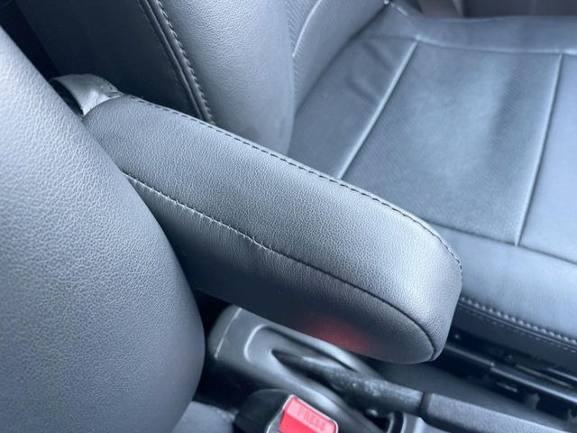 �y�A�[�����X�g�z�^�]���̐g�̂̕��S���y�����Ă����A�[�����X�g�𑕔���