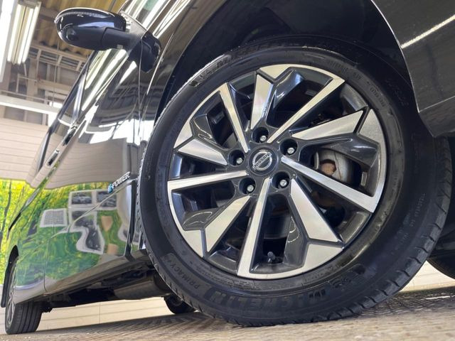 �y����16�C���`�A���~�z�C�[���z�O�ςɃ}�b�`���������A���~�z�C�[���𑕒����Ă���܂��B�e��ЊO�A���~�z�C�[����A�X�^�b�h���X�^�C�����戵�����Ă���܂��B���񂲑��k����������