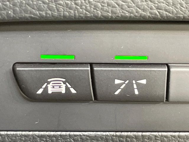 �����[���f�B�p�[�`���[�E�H�[�j���O+�Փˌy���V�X�e��:���s���A�Ԑ�����E�����ۂɃn���h�����k���^�]�҂Ɍx�����Ă����Z�[�t�e�B�V�X�e���ł��B