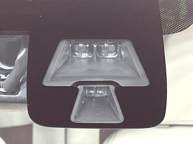 �y�G�}�[�W�F���V�[�u���[�L�z���s���ɑO���̎ԗ�����F�����A�Փ˂������Ȏ��͌x��ƃu���[�L�ŏՓˉ���Ɣ�Q�y�����A�V�X�g�B�����S�Ƀh���C�u�����y���݂��������܂��B