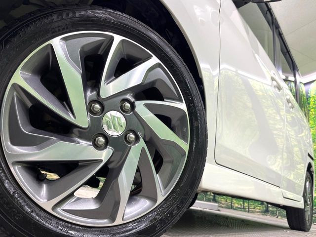 �y����15�C���`�A���~�z�C�[���z�O�ςɃ}�b�`���������A���~�z�C�[���𑕒����Ă���܂��B�e��ЊO�A���~�z�C�[����A�X�^�b�h���X�^�C�����戵�����Ă���܂��B���񂲑��k����������