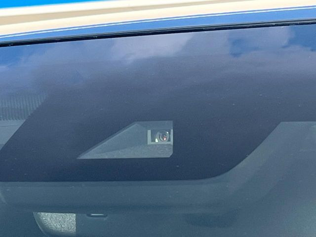 �y�g���^�Z�[�t�e�B�Z���X�z���s���ɑO���̎ԗ�����F�����A�Փ˂������Ȏ��͌x��ƃu���[�L�ŏՓˉ���Ɣ�Q�y�����A�V�X�g�B�����S�Ƀh���C�u�����y���݂��������܂��B