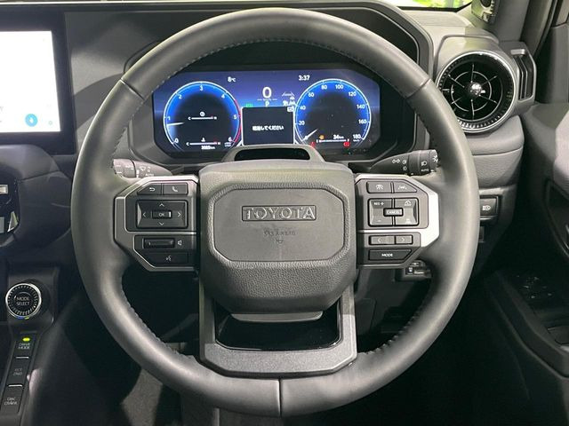 �y�����v�����X�e�A�����O�z�㎿�Ȋv���g�p���邱�ƂŁA��ɂ����������݂ƂĂ��^�]���₷���n���h���ł���