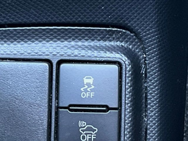 �y������h�~���u�z�ԗ��̉���������m����ƁA�����I�Ɏԗ��̐i�s������ۂ悤�Ɏԗ��𐧌䂵�܂��B�J�̓��ȂǊ���₷���H�ʏ󋵂ł����S�ȉ^�]���\�ł��B