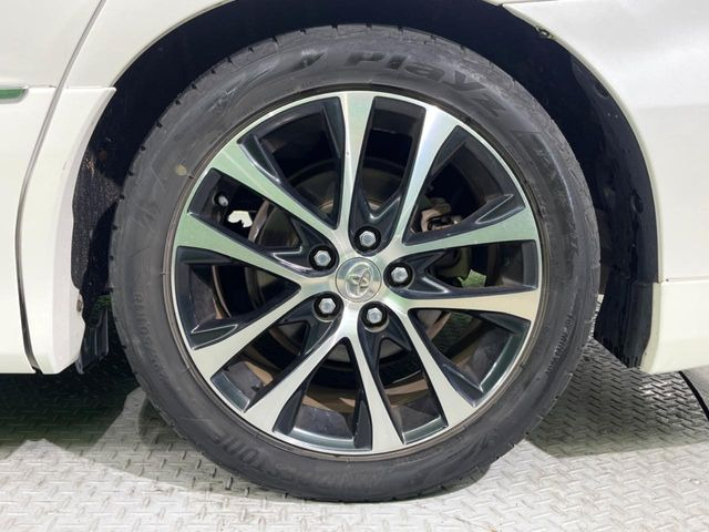 �y����18�C���`�A���~�z�C�[���z�O�ςɃ}�b�`���������A���~�z�C�[���𑕒����Ă���܂��B�e��ЊO�A���~�z�C�[����A�X�^�b�h���X�^�C�����戵�����Ă���܂��B���񂲑��k����������