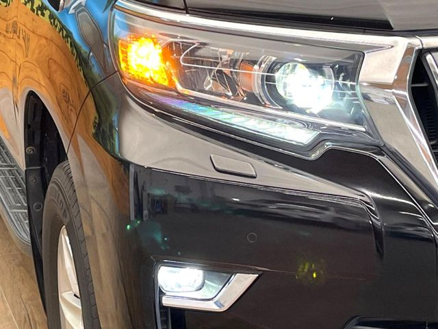 �yLED�w�b�h���C�g�z���V����ԑ��s�����ǍD�Ȏ��E���m�ۂ����S���ĉ^�]�ł��鍂�P�xLED�w�b�h���C�g�𑕔�!�_�����x�������A����d�͂��}�����Ă��܂��B