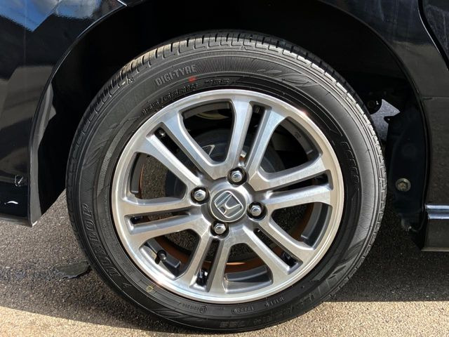 �y����14�C���`�A���~�z�C�[���z�O�ςɃ}�b�`���������A���~�z�C�[���𑕒����Ă���܂��B�e��ЊO�A���~�z�C�[����A�X�^�b�h���X�^�C�����戵�����Ă���܂��B���񂲑��k����������