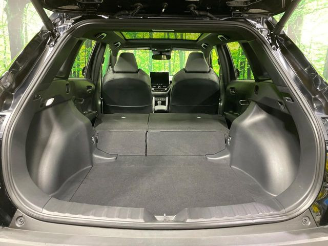 ���i�̂���������ʋ΁A���}���ɏ\���ȉ׎��X�y�[�X���m�ۂ��Ă���܂��B�Z�J���h�V�[�g��|���ƁA�傫�ȉו��̐ύڂ��\�ł���