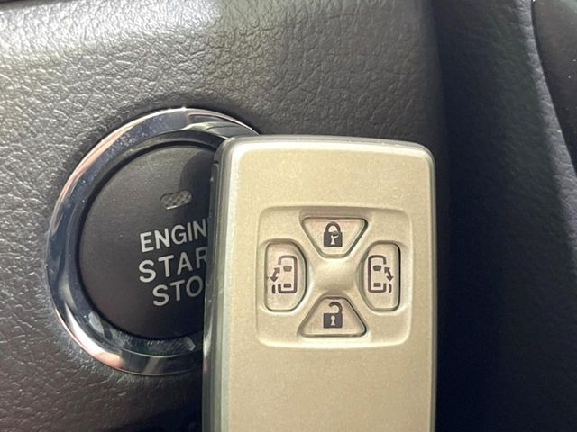 �y�X�}�[�g�L�[�z�J�o����|�P�b�g�ɓ��ꂽ�܂܂ł��h�A�̎{���E�������\�ȃX�}�[�g�L�[�𑕔��B�G���W���̃I���E�I�t�����J�M�����o���K�v����������Ƃ��Ă��֗��ł���