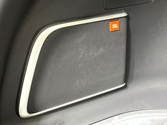 �yJBL�T�E���h�V�X�e���z���i�ʃT�E���h�V�X�e���𓋍ځB��p�̃`���[�j���O���{���ꂽ�召�l�X�ȃX�s�[�J�[����ǎ��ȃT�E���h���t�ł��A�Տꊴ���ӂ�鉹����Ԃ����o���܂��B