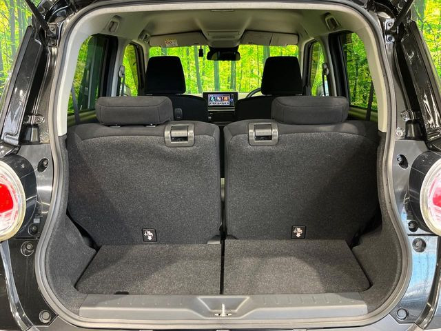 ���i�̂���������ʋ΁A���}���ɏ\���ȉ׎��X�y�[�X���m�ۂ��Ă���܂��B�Z�J���h�V�[�g��|���ƁA�傫�ȉו��̐ύڂ��\�ł���