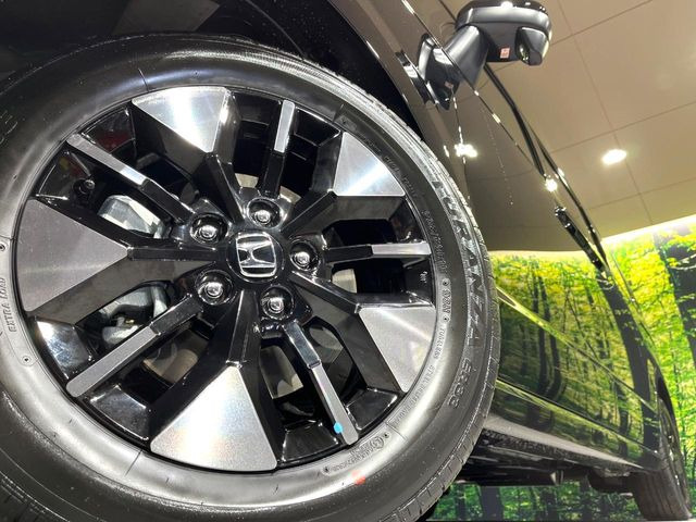 �y����16�C���`�A���~�z�C�[���z�O�ςɃ}�b�`���������A���~�z�C�[���𑕒����Ă���܂��B�e��ЊO�A���~�z�C�[����A�X�^�b�h���X�^�C�����戵�����Ă���܂��B���񂲑��k����������