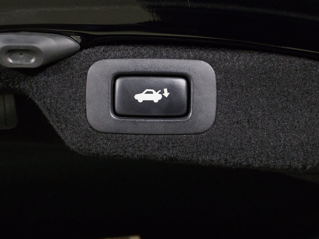 �X�C�b�`����Ńg�����N���b�h�̎����J���s���܂��B�d�q�L�[�{�̂̃��C�����X�@�\��^�]�Ȃ̃X�C�b�`����ł��I�[�v�����삪�\�ł�!�����ԂȂ�ł͂̉��K�����ł�!!