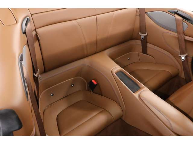 �㕔���Ȃ̓R���p�N�g�Ȃ���A�X�|�[�c�J�[�Ȃ�ł͂̃h���C�o�[�d���݌v�B���ʂȓ���̌����㎿�ɂ��y���݂��������܂��B