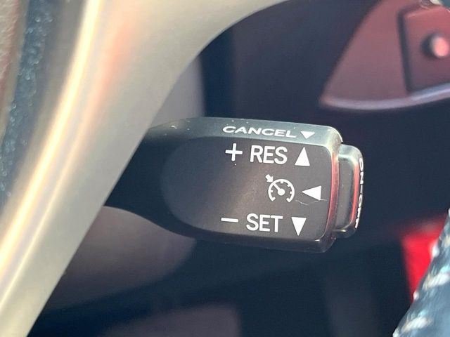 �y�N���[�Y�R���g���[���z�������H�����N���N���s�B�A�N�Z���𗣂��Ă���葬�x�ő��s���ł��A�������^�]���̕��S���y��!�����E�������ȒP�ȃX�C�b�`����Œ����ł��܂��B