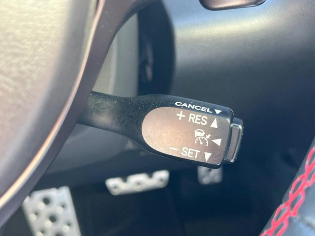 �y�N���[�Y�R���g���[���z�������H�����N���N���s�B�A�N�Z���𗣂��Ă���葬�x�ő��s���ł��A�������^�]���̕��S���y��!�����E�������ȒP�ȃX�C�b�`����Œ����ł��܂��B