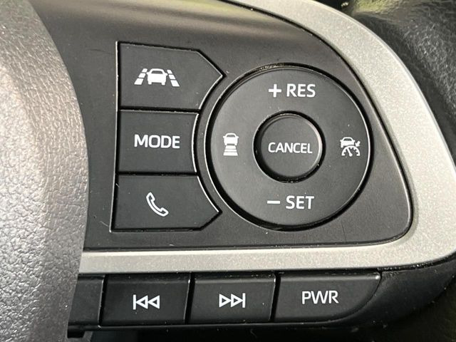 【アダプティブクルーズコントロール】高速道路での長距離走行が楽に!!自動で速度を保つクルーズコントロールが、衝突軽減システムと連携し、前方の車両を感知して車間を保つように速度調節してくれます!!