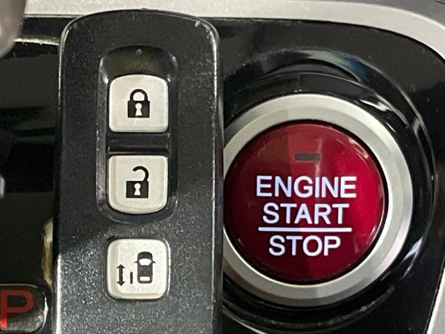 �yHonda�X�}�[�g�L�[�z�J�o����|�P�b�g�ɓ��ꂽ�܂܂ł��h�A�̎{���E�������\�ȃX�}�[�g�L�[�𑕔��B�G���W���̃I���E�I�t�����J�M�����o���K�v����������Ƃ��Ă��֗��ł���