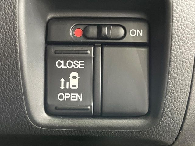 �y�p���[�X���C�h�h�A�z�X�}�[�g�L�[��^�]�Ȃ̃X�C�b�`�ŃX���C�h�h�A�̊J���\���d��������͂����ăh�A���J����K�v�������A���������q�l�ł��A�d���ו��������Ă��鎞�����N�ɊJ���߂ł��܂���