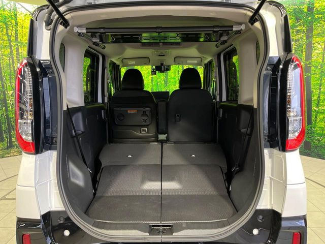 ���i�̂���������ʋ΁A���}���ɏ\���ȉ׎��X�y�[�X���m�ۂ��Ă���܂��B�Z�J���h�V�[�g��|���ƁA�傫�ȉו��̐ύڂ��\�ł���